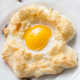 La receta de Simply Recipes incluye una pizca de queso rallado.